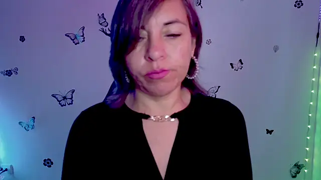 Lady breaks hearts online show from 6, 4, 2026