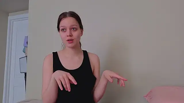 Addelin Moon online show from 18, 4, 2026