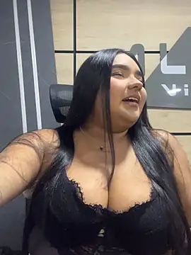 Snapshot of little_lissiee chatting on 25, 6, 2026 little lissiee online show from 25, 6, 2026