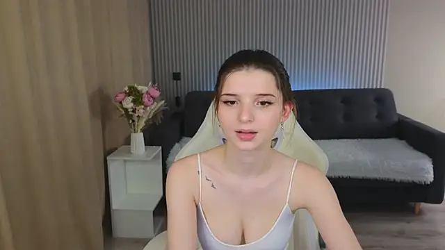 sofia  home online show from 2, 11, 2025