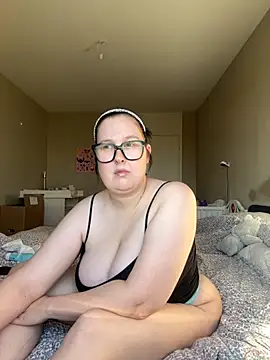 Misssmilf online show from 12, 10, 2025