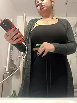 AllysonK online show from 10, 4, 2026