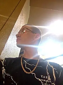 Hatchetwound6969 online show from 21, 3, 2026