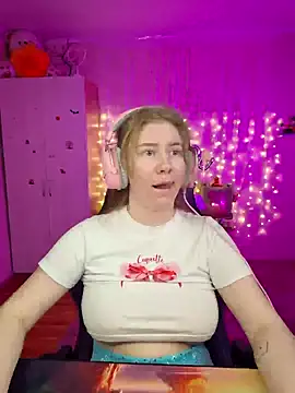 Snapshot of D0nna_ chatting on 19, 4, 2026 D0nna online show from 19, 4, 2026