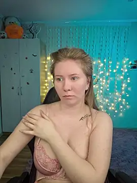 Snapshot of D0nna_ chatting on 24, 4, 2026 D0nna online show from 24, 4, 2026