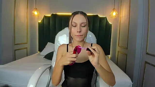 LindsyCater online show from 13, 9, 2025