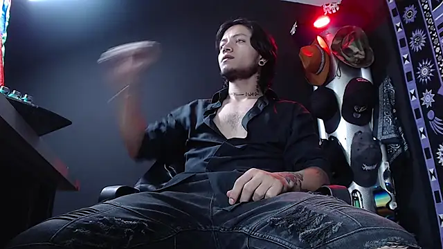 Dicaprioo  online show from 5, 3, 2025