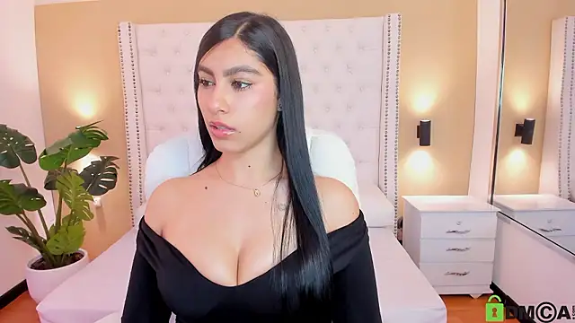 Snapshot of Emily_roux chatting on 8, 2, 2026 Emily roux online show from 8, 2, 2026