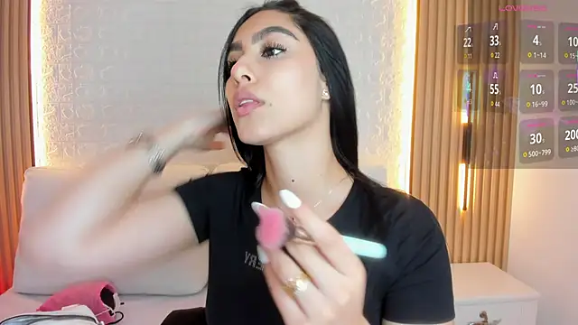 Snapshot of Emily_roux chatting on 10, 2, 2026 Emily roux online show from 10, 2, 2026