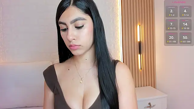 Snapshot of Emily_roux chatting on 18, 2, 2026 Emily roux online show from 18, 2, 2026