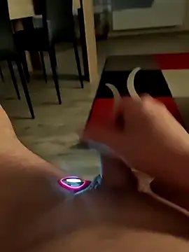 Szeltolo001 online show from 8, 3, 2026