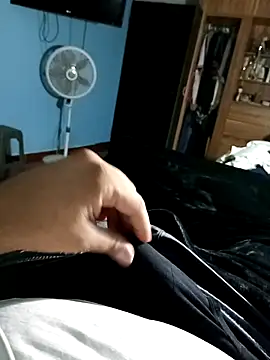 GILBERTHOR92 online show from 6, 1, 2026