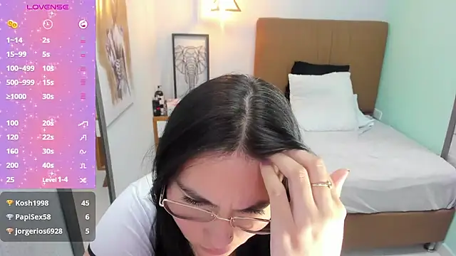 Snapshot of delilaquinn chatting on 17, 12, 2024 delilaquinn online show from 17, 12, 2024