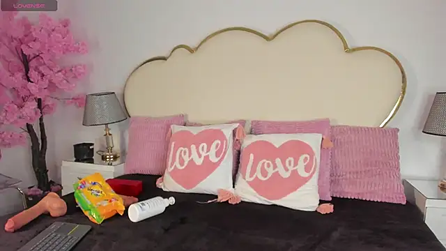 CahitlinBell online show from 25, 11, 2025