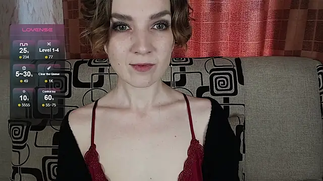 Snapshot of TinaWince chatting on 7, 5, 2026 TinaWince online show from 7, 5, 2026