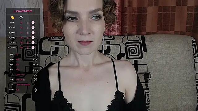 Snapshot of TinaWince chatting on 7, 6, 2026 TinaWince online show from 7, 6, 2026