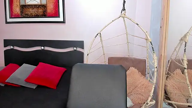  alaiasmile  online show from 19, 4, 2026