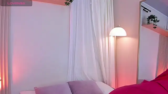 Snapshot of mara_brooks chatting on 7, 6, 2026 mara brooks online show from 7, 6, 2026