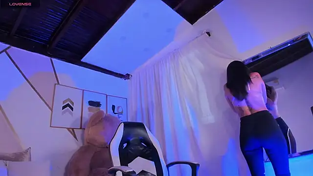 Snapshot of maye_wells chatting on 19, 12, 2024 maye wells online show from 19, 12, 2024