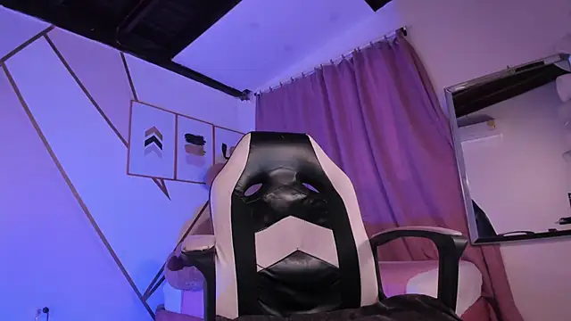 Snapshot of maye_wells chatting on 21, 2, 2025 maye wells online show from 21, 2, 2025