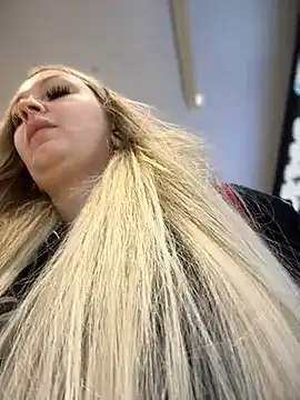 Snapshot of Teya_moon_ chatting on 2, 12, 2024 Teya moon  online show from 2, 12, 2024