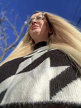 Snapshot of Teya_moon_ chatting on 3, 1, 2025 Teya moon  online show from 3, 1, 2025