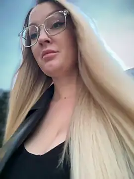 Snapshot of Teya_moon_ chatting on 15, 2, 2025 Teya moon  online show from 15, 2, 2025