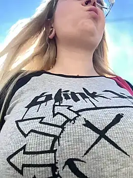 Snapshot of Teya_moon_ chatting on 13, 3, 2025 Teya moon  online show from 13, 3, 2025