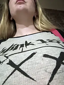 Snapshot of Teya_moon_ chatting on 13, 3, 2025 Teya moon  online show from 13, 3, 2025