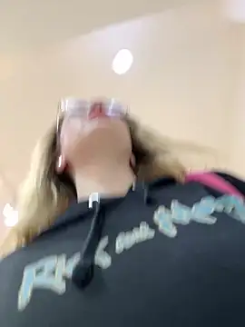 Snapshot of Teya_moon_ chatting on 14, 10, 2025 Teya moon  online show from 14, 10, 2025