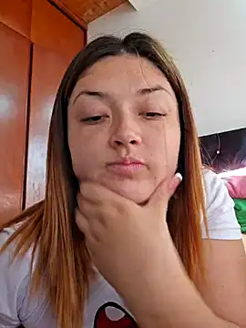 Snapshot of Sofia_Queen17 chatting on 2, 2, 2025 Sofia Queen17 online show from 2, 2, 2025