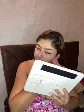 Snapshot of Sofia_Queen17 chatting on 10, 9, 2025 Sofia Queen17 online show from 10, 9, 2025