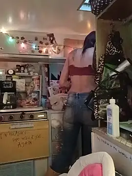 whitetrashdirtyslut online show from 19, 5, 2026