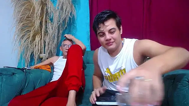 Leon hot X online show from 5, 1, 2025