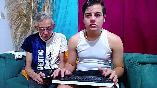 Leon hot X online show from 12, 1, 2025