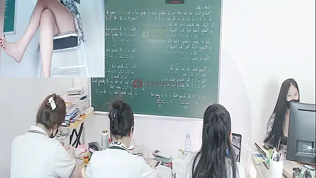 Snapshot of _Math_ chatting on 12, 9, 2025 Math online show from 12, 9, 2025