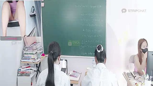 Snapshot of _Math_ chatting on 16, 10, 2025 Math online show from 16, 10, 2025