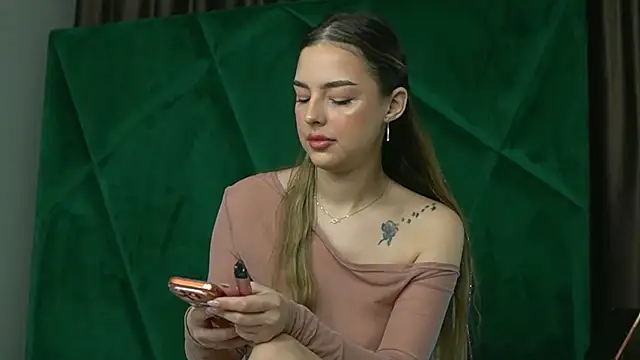 ScarletColes online show from 10, 1, 2026