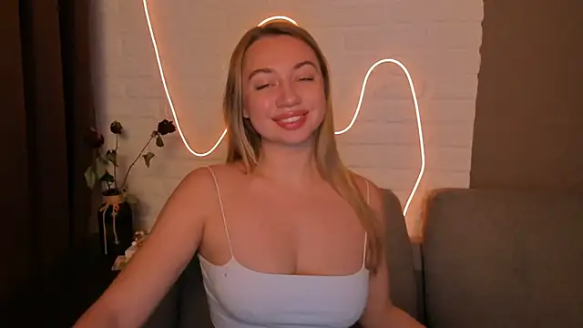 Snapshot of DanielaWisse chatting on 5, 12, 2024 DanielaWisse online show from 5, 12, 2024