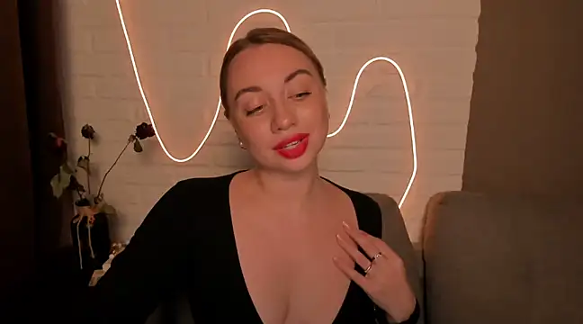 Snapshot of DanielaWisse chatting on 8, 12, 2024 DanielaWisse online show from 8, 12, 2024