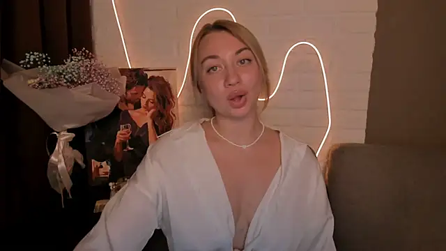 Snapshot of DanielaWisse chatting on 19, 12, 2024 DanielaWisse online show from 19, 12, 2024