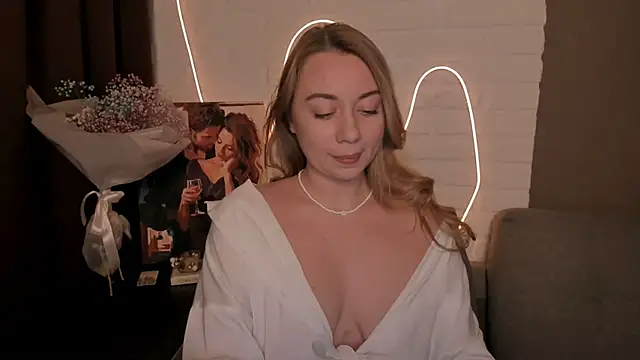 Snapshot of DanielaWisse chatting on 22, 12, 2024 DanielaWisse online show from 22, 12, 2024