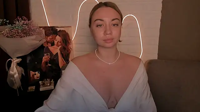 Snapshot of DanielaWisse chatting on 23, 12, 2024 DanielaWisse online show from 23, 12, 2024