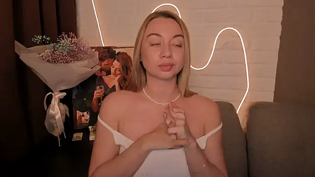 Snapshot of DanielaWisse chatting on 26, 12, 2024 DanielaWisse online show from 26, 12, 2024