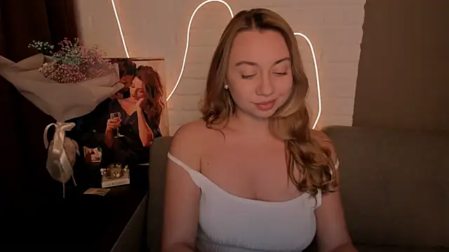 Snapshot of DanielaWisse chatting on 1, 1, 2025 DanielaWisse online show from 1, 1, 2025