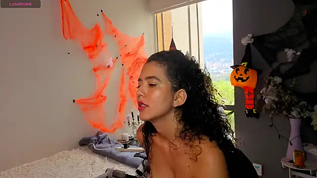 Snapshot of arteverena chatting on 11, 10, 2025 arteverena online show from 11, 10, 2025