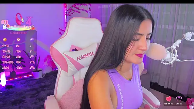 Snapshot of Violetta_kim1 chatting on 6, 3, 2025 Violetta kim1 online show from 6, 3, 2025