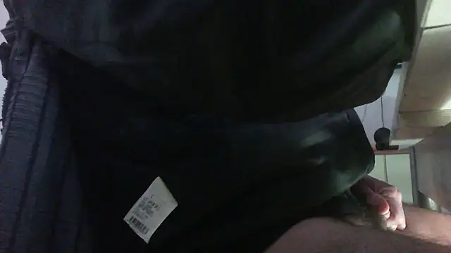 Snapshot of thekeys chatting on 21, 12, 2025 thekeys online show from 21, 12, 2025