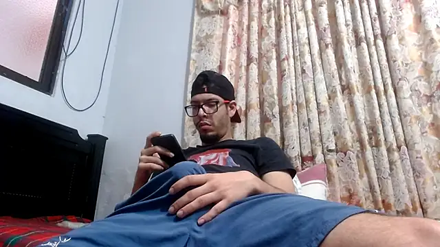 Snapshot of gollfather13 chatting on 15, 3, 2025 gollfather13 online show from 15, 3, 2025