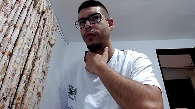Snapshot of gollfather13 chatting on 18, 9, 2025 gollfather13 online show from 18, 9, 2025